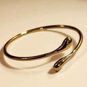 NEW 18K GOLD Plated Bangle Designer Style
